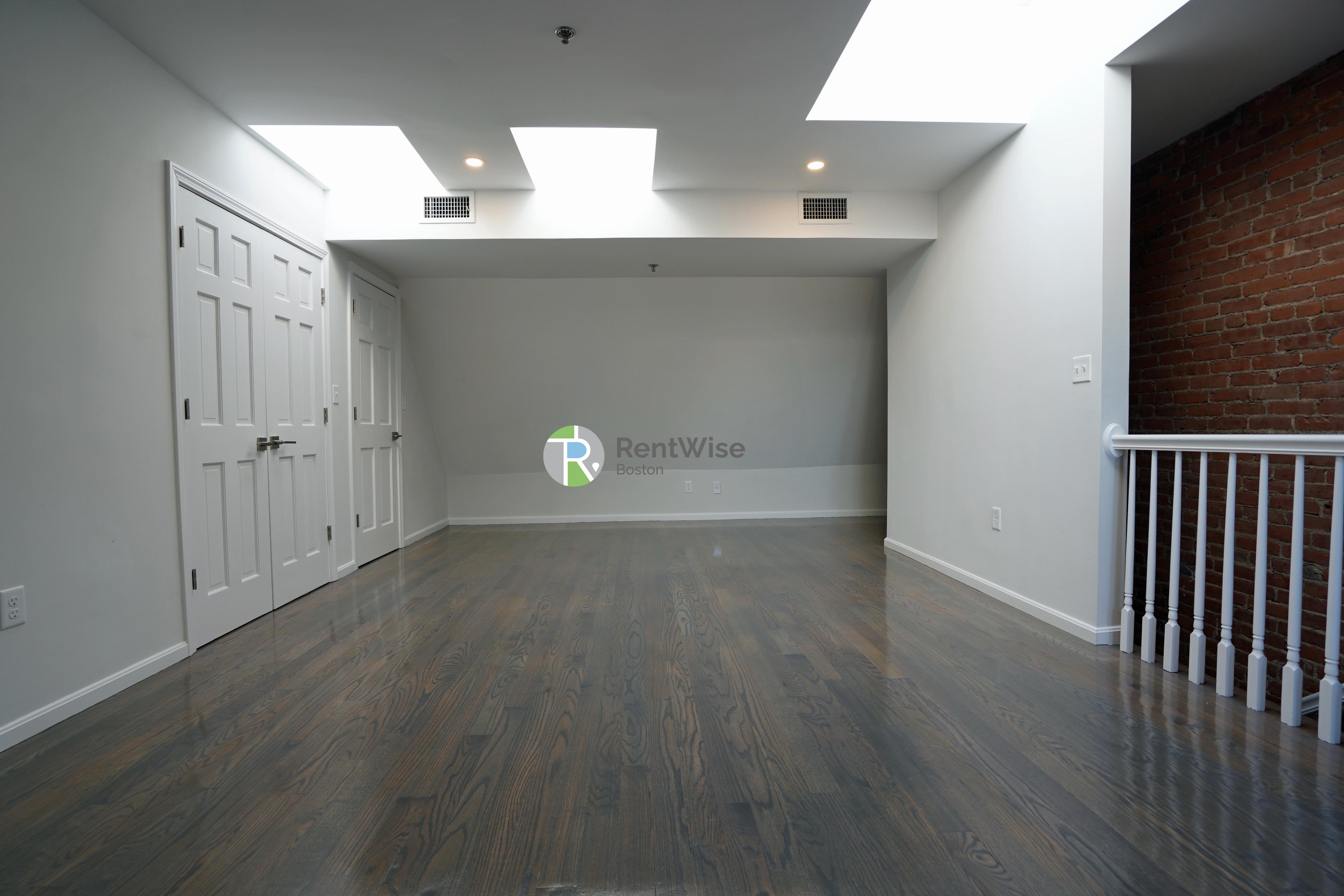 Photo of 1406 Beacon St