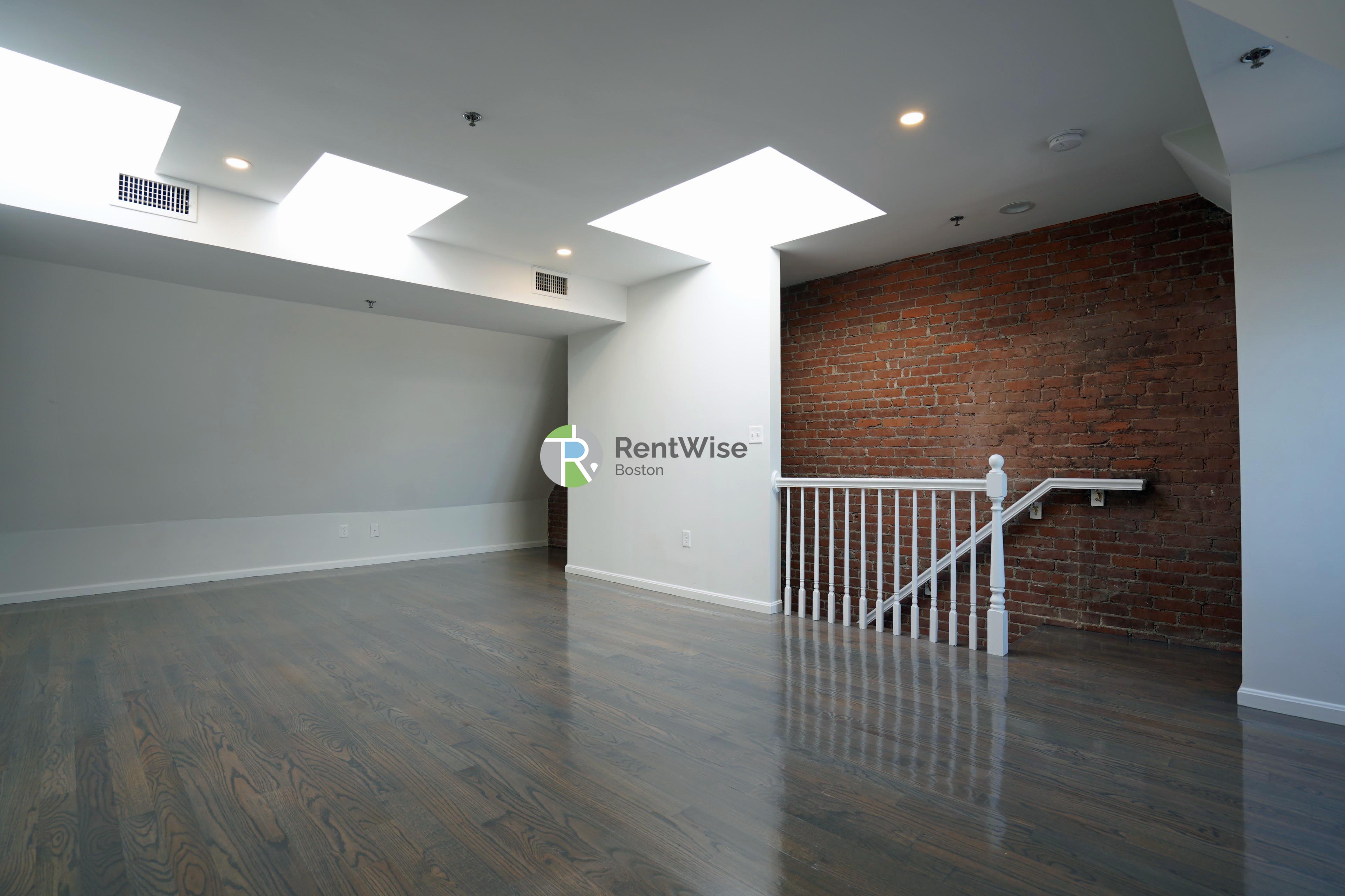 Photo of 1406 Beacon St