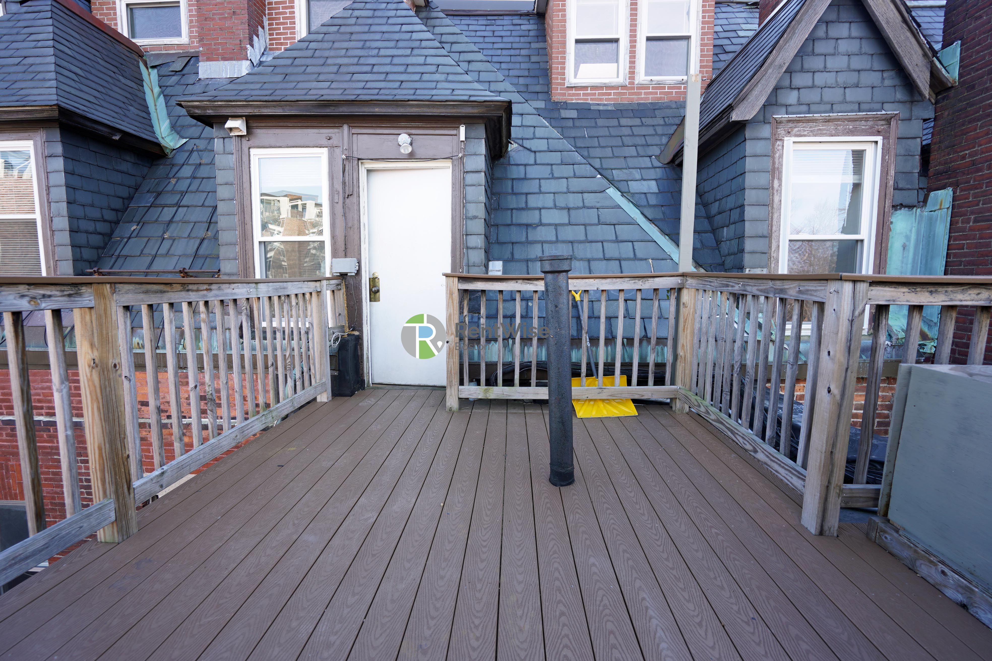 Photo of 1406 Beacon St