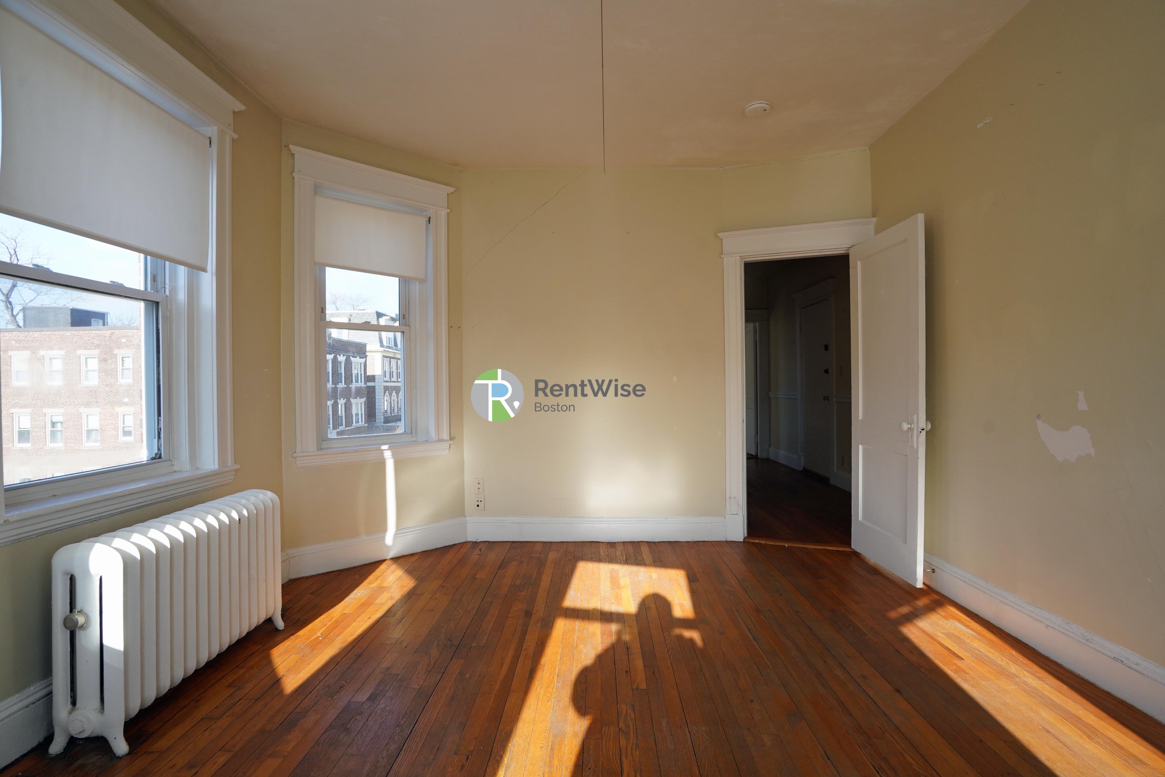 Photo of 60 Woodstock Ave
