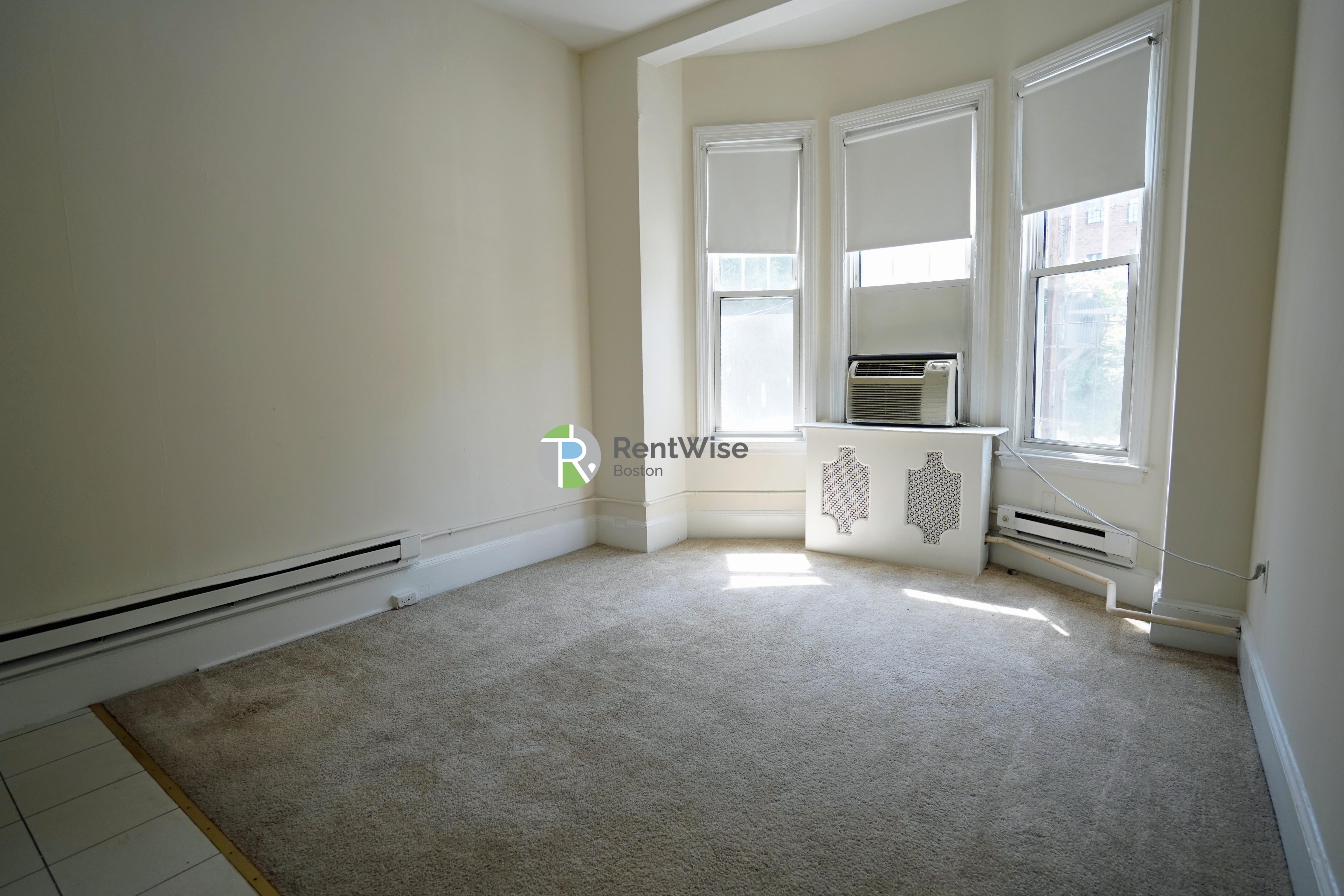 Photo of 1223 Beacon Street