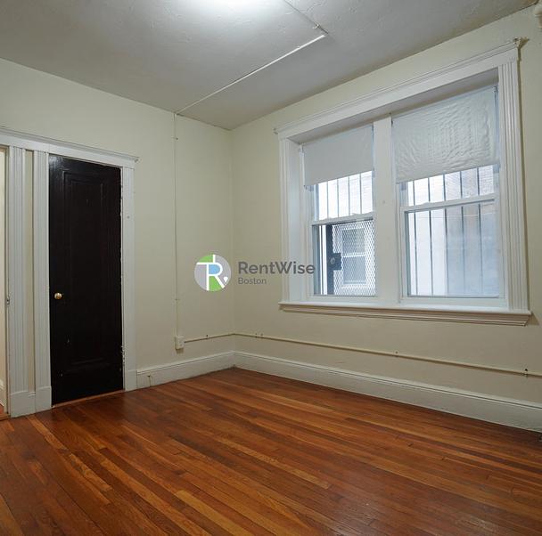 Photo of 1800 Commonwealth Avenue
