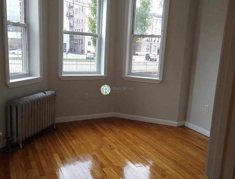Photo of 1189 Commonwealth Avenue