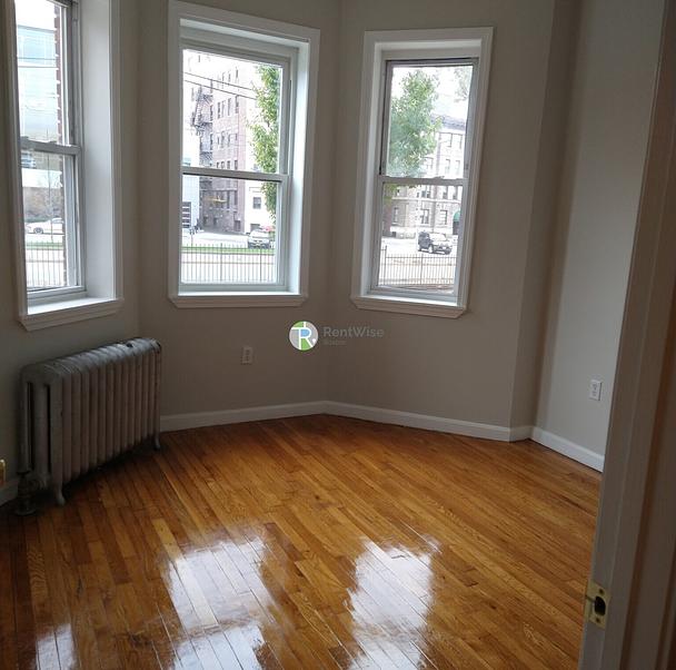 Photo of 1189 Commonwealth Avenue