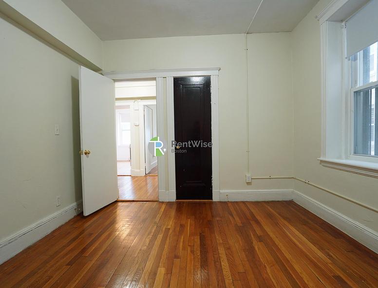 Photo of 1800 Commonwealth Avenue