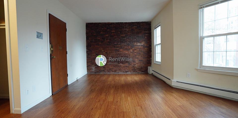 Photo of 74 S Huntington Ave