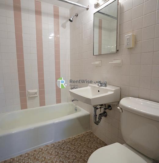 Photo of 74 S Huntington Ave