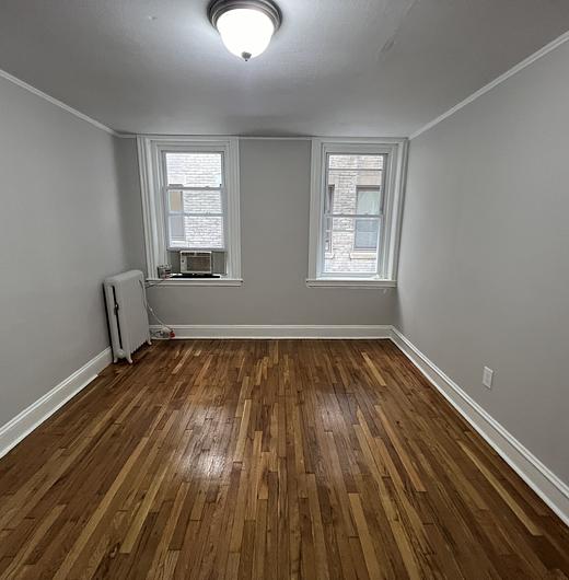 Photo of 368 Riverway