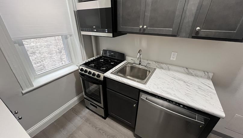 Photo of 368 Riverway