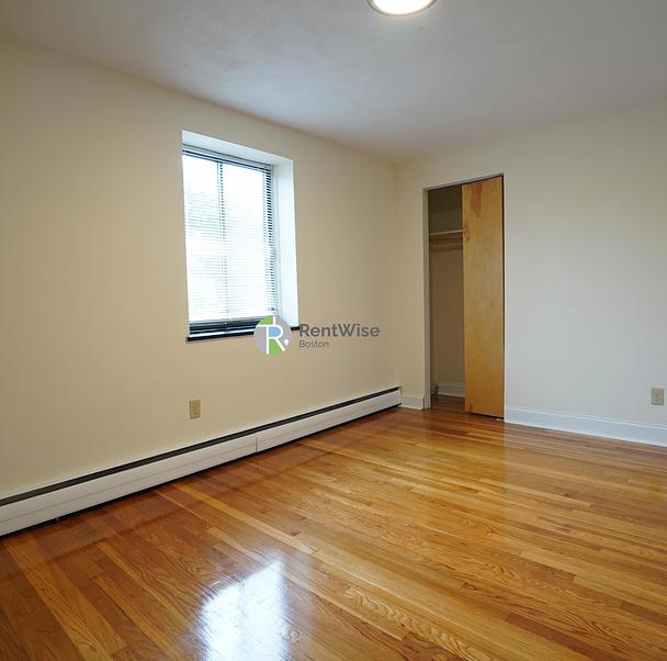 Photo of 230 Babcock Street