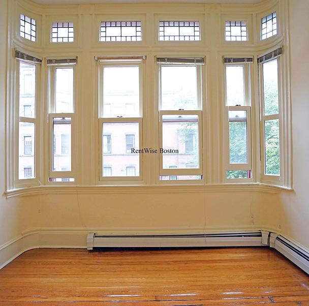 Photo of 195 Commonwealth Ave