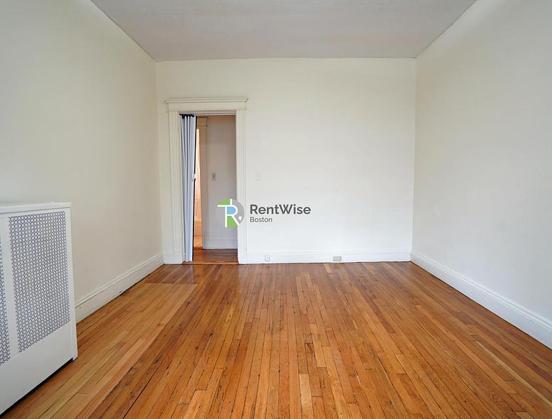 Photo of 1152 Commonwealth Ave