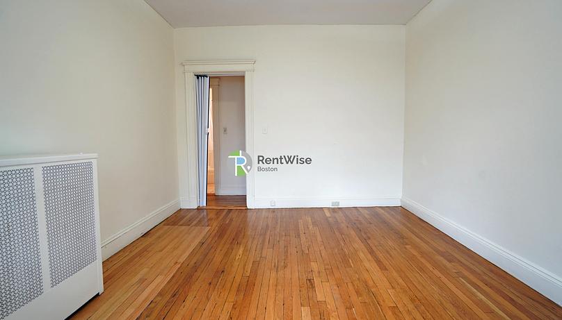 Photo of 1152 Commonwealth Ave