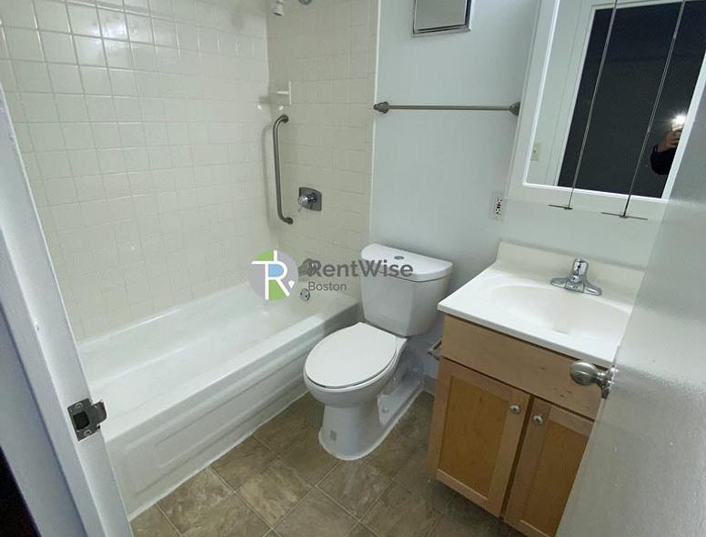 Photo of 929 Massachusetts Avenue