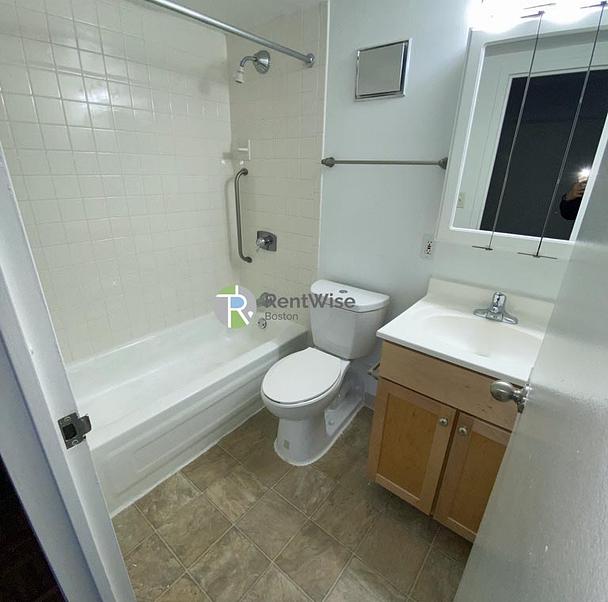 Photo of 929 Massachusetts Avenue