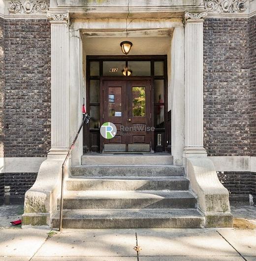 Photo of 612 Columbus Ave