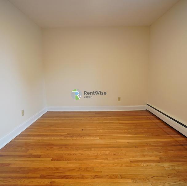 Photo of 230 Babcock Street