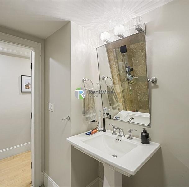 Photo of 612 Columbus Ave