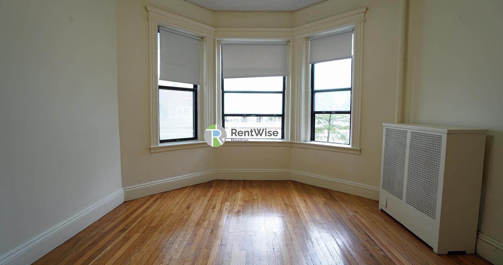 Photo of 1152 Commonwealth Ave