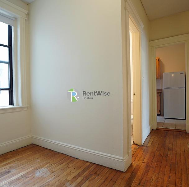 Photo of 1152 Commonwealth Ave