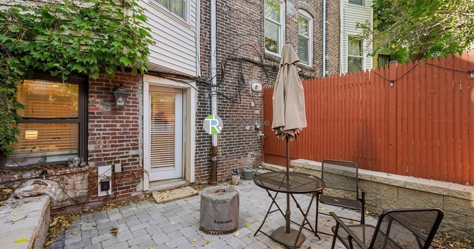 Photo of 612 Columbus Ave
