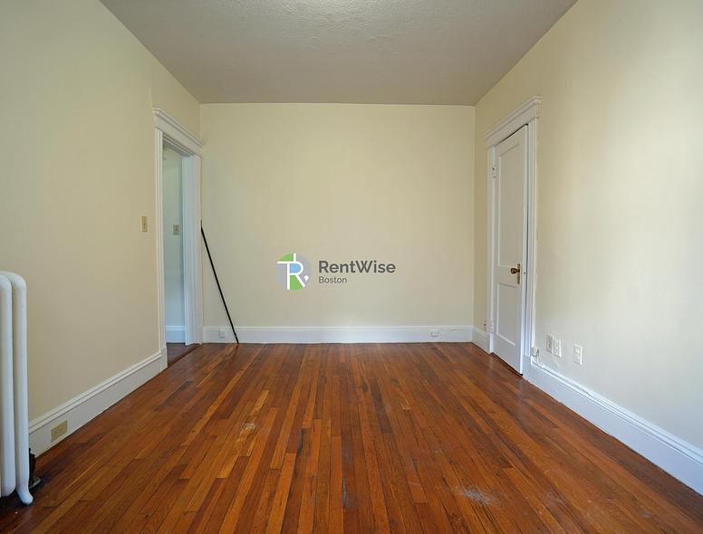 Photo of 1152 Commonwealth Ave
