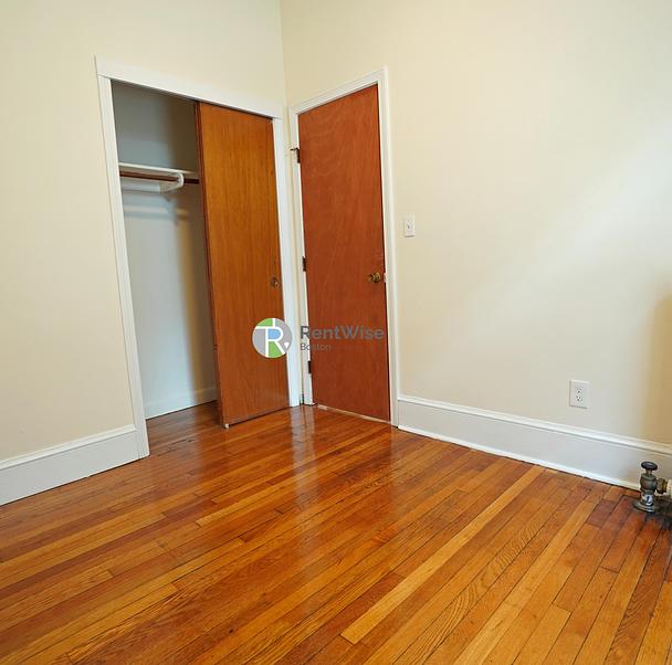 Photo of 1315 Commonwealth Avenue