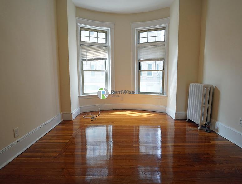Photo of 1315 Commonwealth Avenue