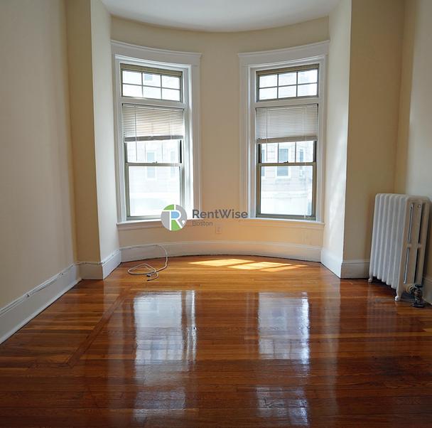 Photo of 1315 Commonwealth Avenue