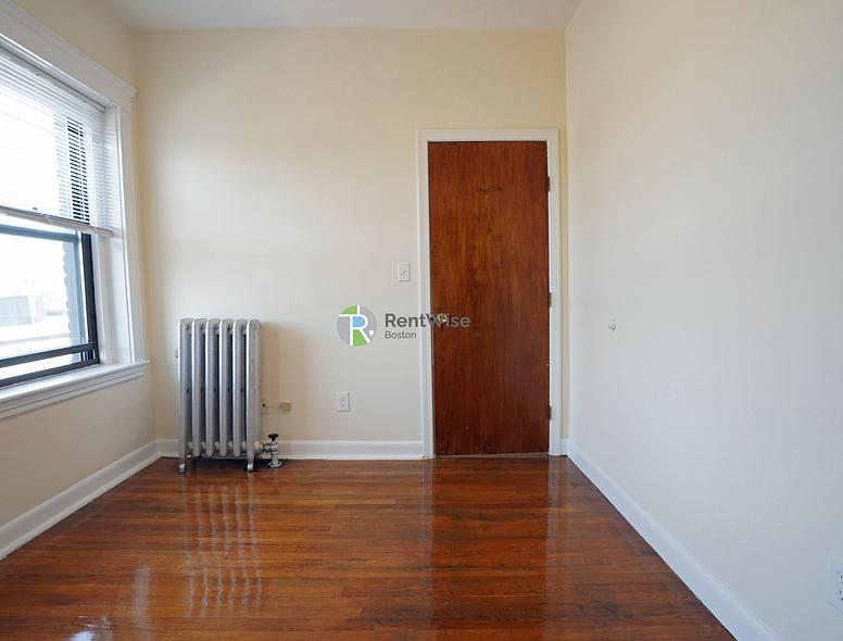 Photo of 1315 Commonwealth Avenue