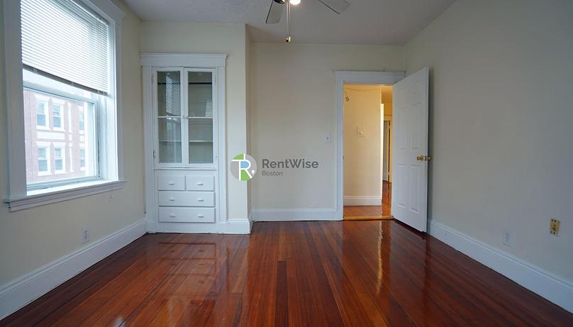 Photo of 518 Cambridge Street