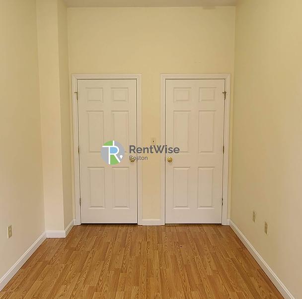 Photo of 81 Essex Street
