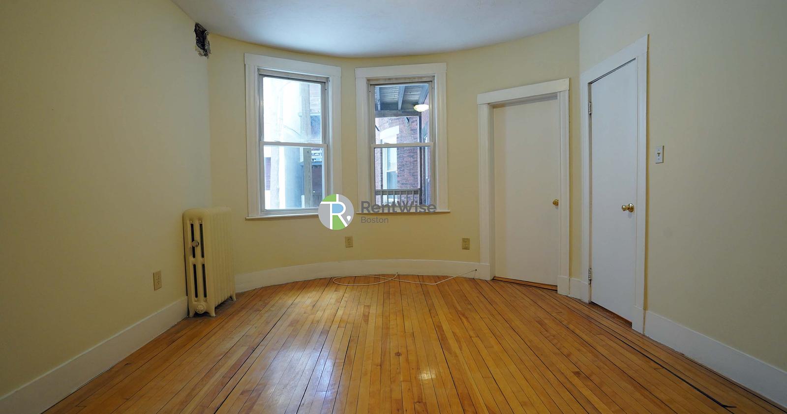 Photo of 1683 Commonwealth Ave