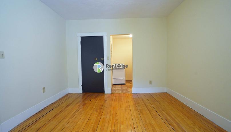 Photo of 1683 Commonwealth Ave