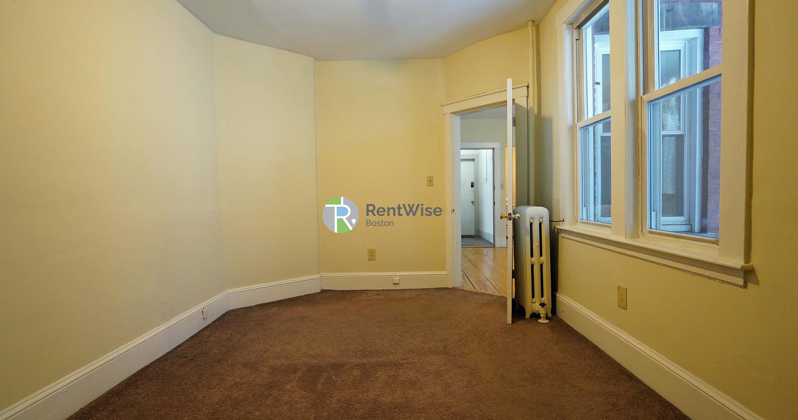 Photo of 1683 Commonwealth Ave