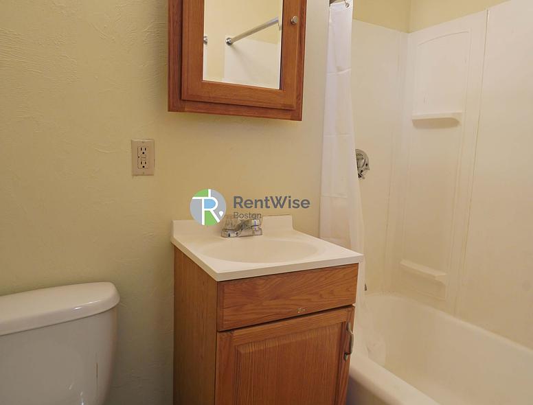 Photo of 1683 Commonwealth Ave