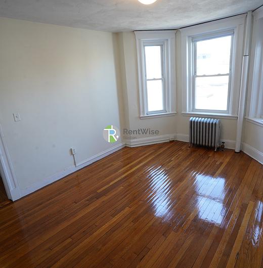 Photo of 1175 Boylston Street