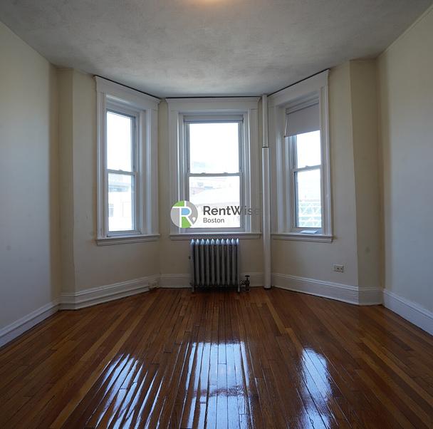 Photo of 1175 Boylston Street
