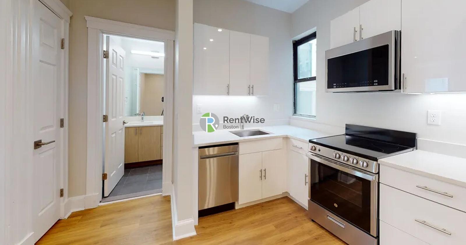 Photo of 829 Beacon St