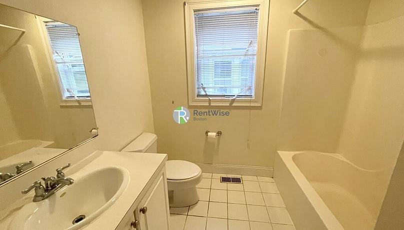 Photo of 128 Hillside St