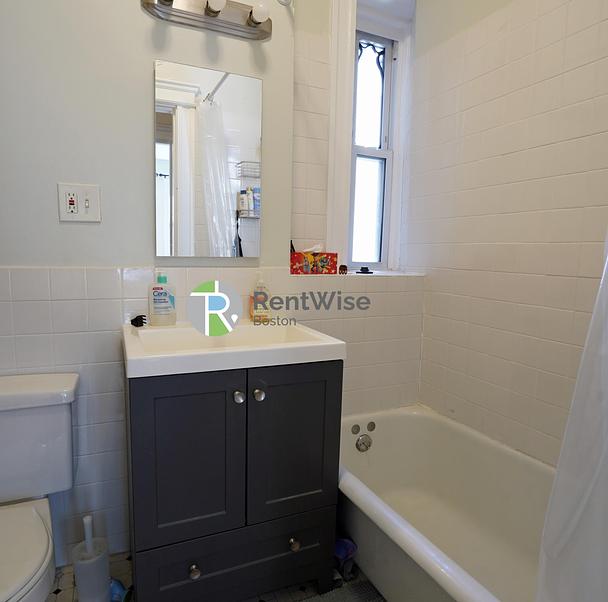 Photo of 1844 Commonwealth Avenue