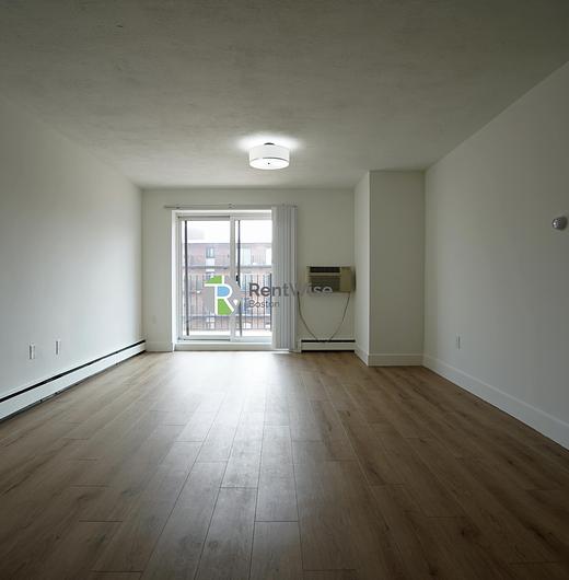 Photo of 741 East 6th Street