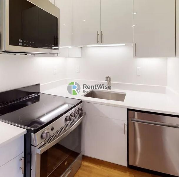 Photo of 829 Beacon St