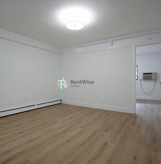 Photo of 741 East 6th Street
