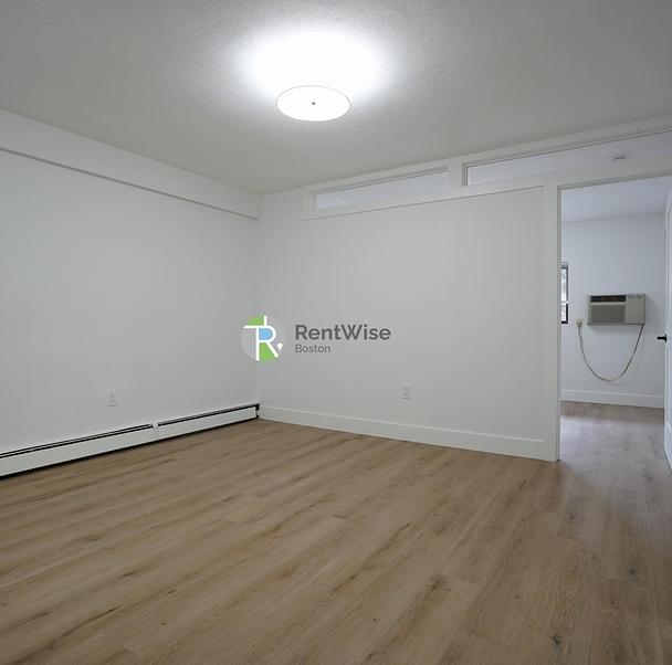 Photo of 741 East 6th Street