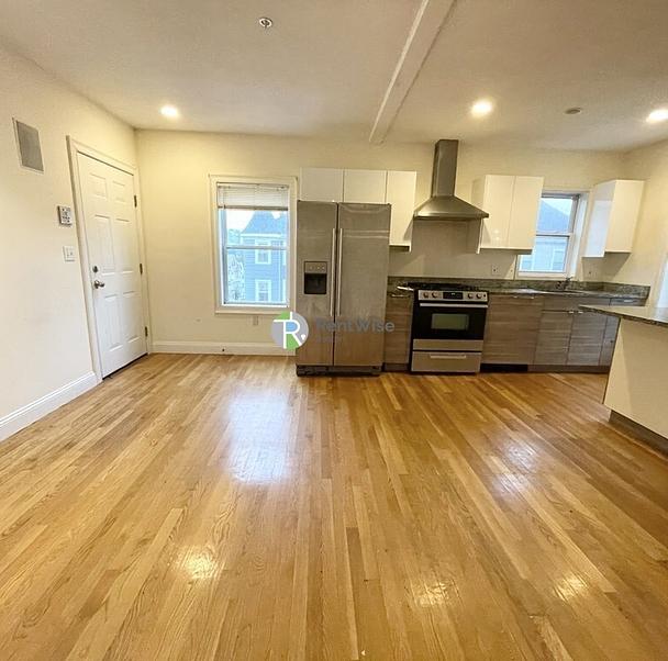 Photo of 128 Hillside St