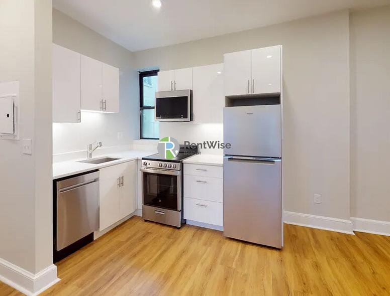 Photo of 829 Beacon St