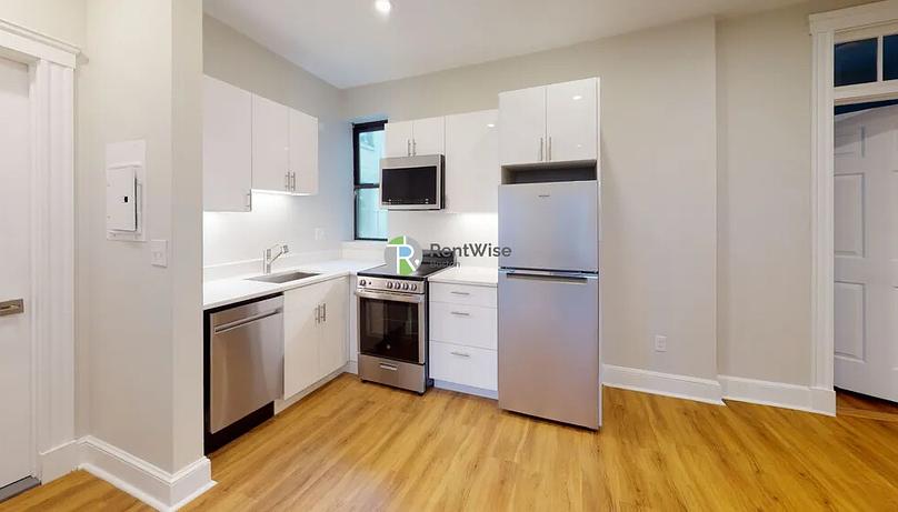 Photo of 829 Beacon St