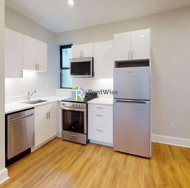 Photo of 829 Beacon St