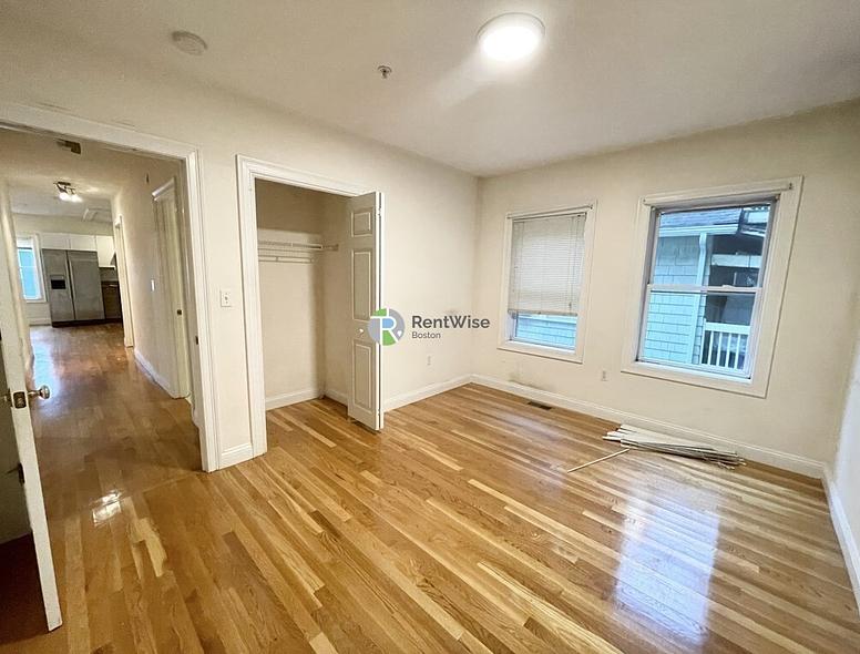 Photo of 128 Hillside St